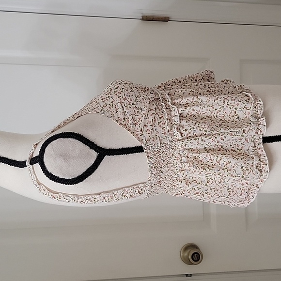 SHEIN Size S VCAY Shirred Back Frill Trim Ditsy Floral Top, Excellent Used Cond. - Picture 5 of 12